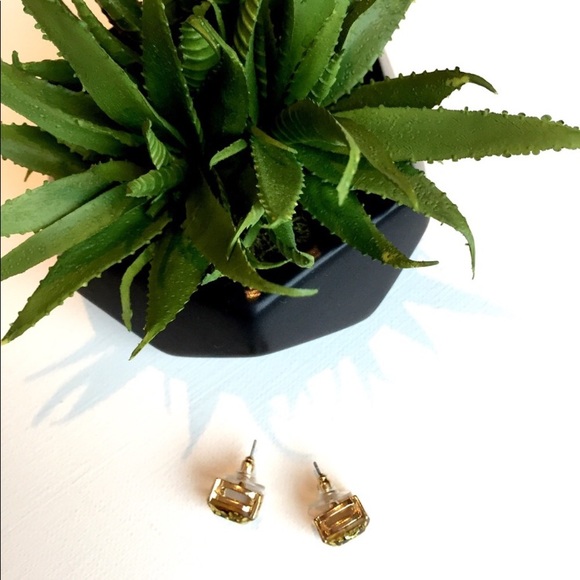 New Square Gold Glitter Studs - Picture 3 of 5